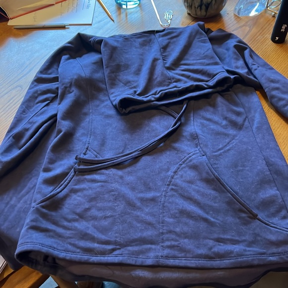 NWT twilight purple lightweight but warm pullover. - Picture 3 of 4